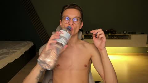 Snapshot of romeo_mercy chatting on January 10, 7:43 pm Romeo online show from January 10, 7:43 pm