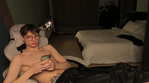 Snapshot of romeo_mercy chatting on January 13, 12:45 pm Romeo online show from January 13, 12:45 pm