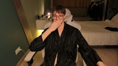 Snapshot of romeo_mercy chatting on January 14, 11:53 am Romeo online show from January 14, 11:53 am