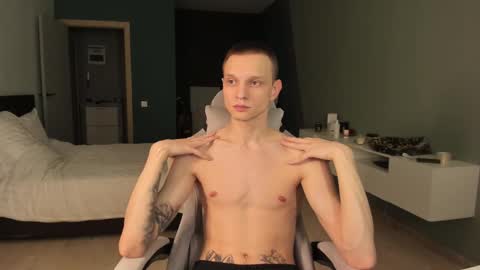 Snapshot of romeo_mercy chatting on March 4, 9:43 pm Romeo online show from March 4, 9:43 pm