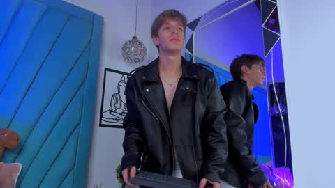 Snapshot of romeo_ricci1 chatting on January 17, 3:43 pm Romeo Ricci online show from January 17, 3:43 pm