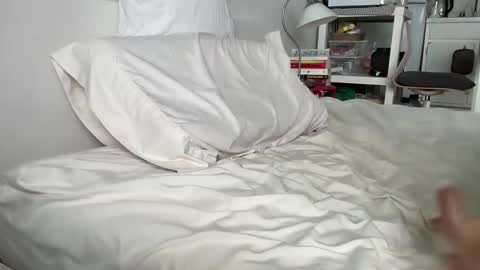 Snapshot of romeodiamond chatting on December 18, 6:14 pm romeodiamond online show from December 18, 6:14 pm