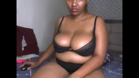 Snapshot of romina_26 chatting on February 22, 7:45 pm Romina 26 online show from February 22, 7:45 pm