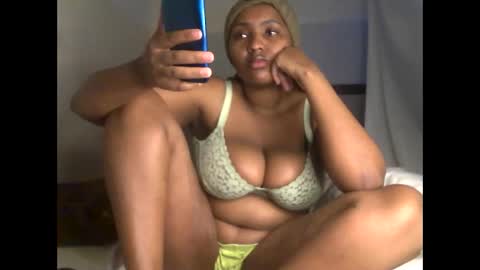 Snapshot of romina_26 chatting on March 26, 3:45 am Romina 26 online show from March 26, 3:45 am