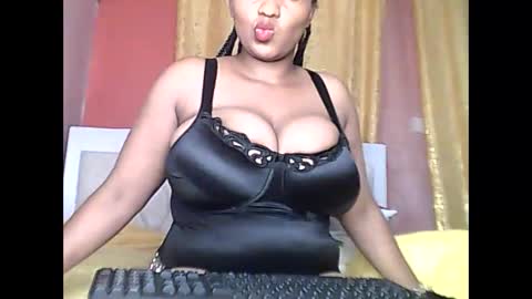 Snapshot of romina_26 chatting on April 22, 8:43 pm Romina 26 online show from April 22, 8:43 pm