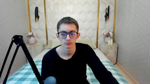 Snapshot of ronbevs chatting on May 6, 8:14 pm ronbevs online show from May 6, 8:14 pm