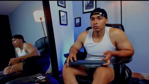 RonnieCanford online show from March 22, 12:58 am