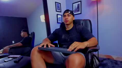 ronnie_crawford online show from June 23, 3:43 pm
