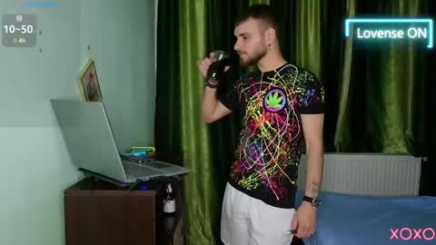 Snapshot of ronny_rian chatting on December 11, 10:16 pm Ronny online show from December 11, 10:16 pm