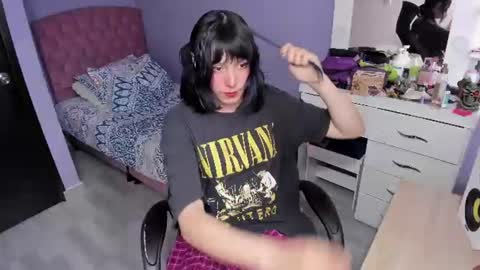 Snapshot of room312_ chatting on July 10, 3:58 pm Twelve 3 Inst Twelve 312002 Twitter Room312 2002 online show from July 10, 3:58 pm
