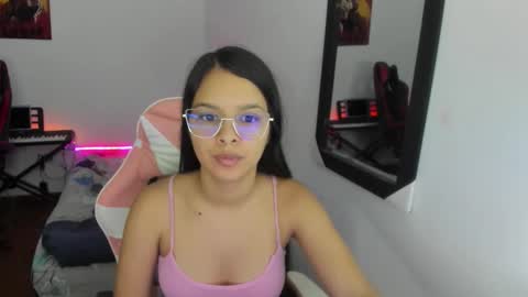  MIA AND PAUL online show from December 14, 7:18 pm