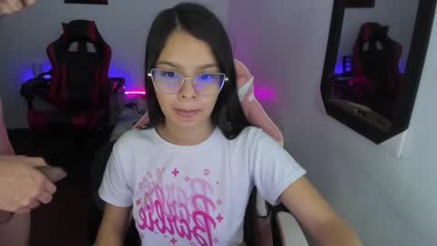  MIA AND PAUL online show from December 15, 7:07 pm