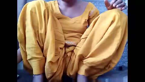 roop_sexy642 online show from March 25, 4:40 am