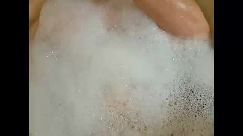 Snapshot of roozzzof chatting on October 16, 2:56 am rooz online show from October 16, 2:56 am