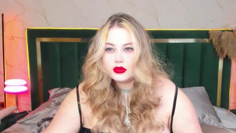 Chloe online show from February 7, 6:11 pm