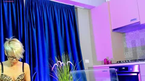 Rose online show from October 6, 4:32 am