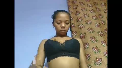 rosah225127 online show from May 29, 6:44 am