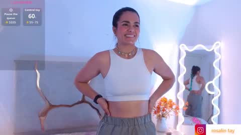 Snapshot of rosalind_tay chatting on November 17, 3:23 am ROSALIN online show from November 17, 3:23 am