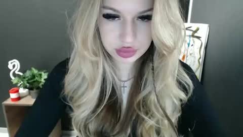 Rosalina online show from May 22, 9:59 am
