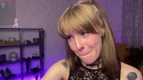 Snapshot of rosamoore chatting on May 16, 3:33 pm RoosaMoore online show from May 16, 3:33 pm