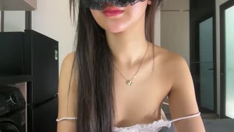 Snapshot of rose_ah chatting on March 6, 3:36 am rose_ah online show from March 6, 3:36 am