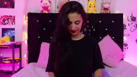 Snapshot of rose_smiley1 chatting on January 11, 3:44 am Rose online show from January 11, 3:44 am