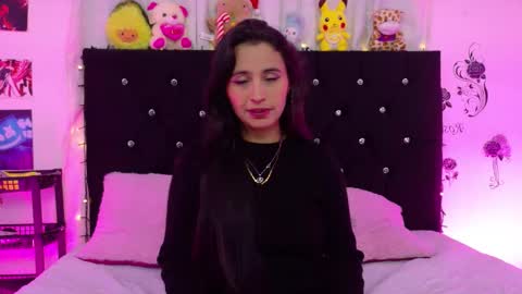 Snapshot of rose_smiley1 chatting on January 17, 5:23 am Rose online show from January 17, 5:23 am