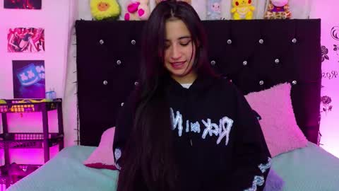 Snapshot of rose_smiley1 chatting on January 18, 4:27 am Rose online show from January 18, 4:27 am