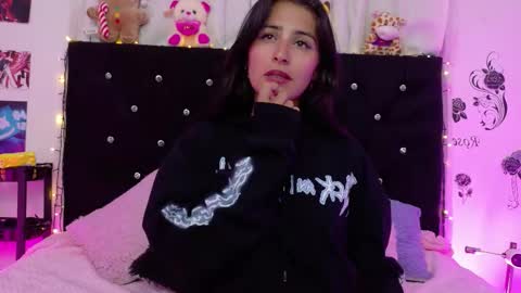 Snapshot of rose_smiley1 chatting on February 19, 4:19 am Rose online show from February 19, 4:19 am