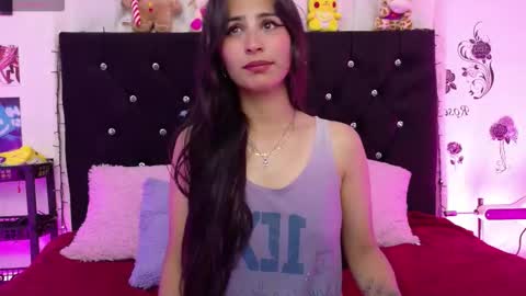 Snapshot of rose_smiley1 chatting on February 23, 2:20 am Rose online show from February 23, 2:20 am