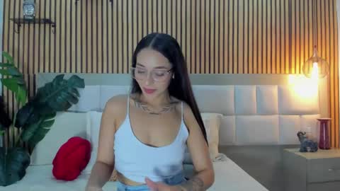 Snapshot of roseaurora chatting on February 7, 12:31 pm roseaurora online show from February 7, 12:31 pm