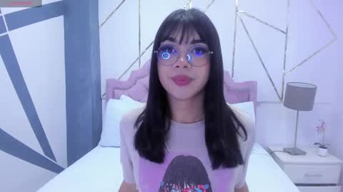 Snapshot of rosecassie chatting on December 29, 2:00 pm Rose online show from December 29, 2:00 pm