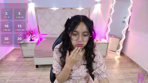 rosee_tay1 online show from January 7, 11:56 am