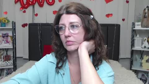 Snapshot of rosehille chatting on May 28, 5:21 pm RoseHille online show from May 28, 5:21 pm