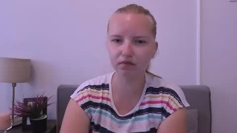 Snapshot of rosehypnotic chatting on June 30, 7:20 am Rose online show from June 30, 7:20 am