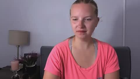 Snapshot of rosehypnotic chatting on July 6, 6:32 am Rose online show from July 6, 6:32 am