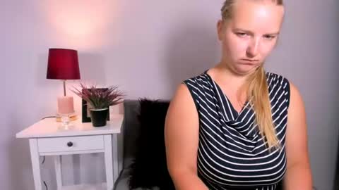 Snapshot of rosehypnotic chatting on July 20, 10:39 am Rose online show from July 20, 10:39 am