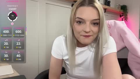 Snapshot of rosekate97 chatting on October 29, 9:16 pm rose97 online show from October 29, 9:16 pm