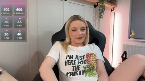 rose97 online show from March 29, 7:14 pm