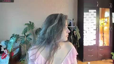 Rose online show from August 6, 3:36 pm