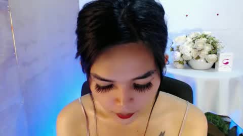 Snapshot of rosella_xx chatting on February 17, 1:15 am TONETH online show from February 17, 1:15 am