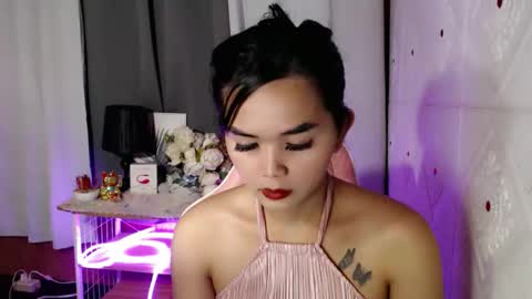 Snapshot of rosella_xx chatting on October 8, 7:06 am TONETH online show from October 8, 7:06 am
