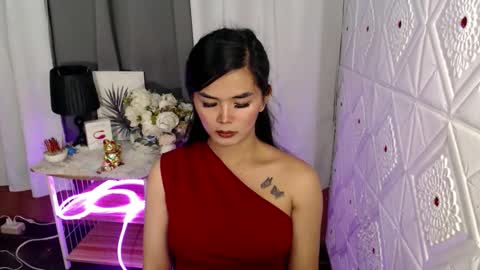 Snapshot of rosella_xx chatting on October 9, 11:52 am TONETH online show from October 9, 11:52 am