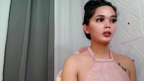 Snapshot of rosella_xx chatting on October 10, 7:13 pm TONETH online show from October 10, 7:13 pm