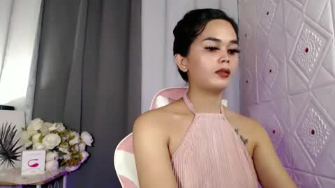 Snapshot of rosella_xx chatting on October 14, 5:03 pm TONETH online show from October 14, 5:03 pm