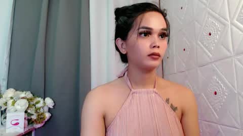Snapshot of rosella_xx chatting on October 19, 1:39 am TONETH online show from October 19, 1:39 am