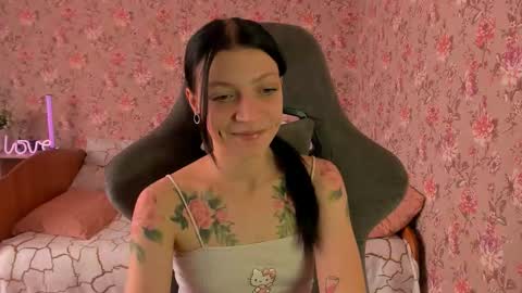 Lola online show from October 20, 6:25 am