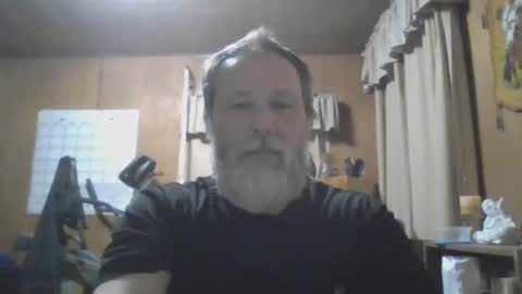 Snapshot of rosepanda chatting on January 20, 7:25 am Lost4gain online show from January 20, 7:25 am