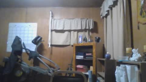 Snapshot of rosepanda chatting on February 25, 7:42 am Lost4gain online show from February 25, 7:42 am