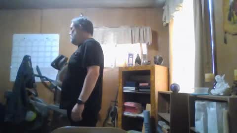 Snapshot of rosepanda chatting on February 27, 7:58 pm Lost4gain online show from February 27, 7:58 pm